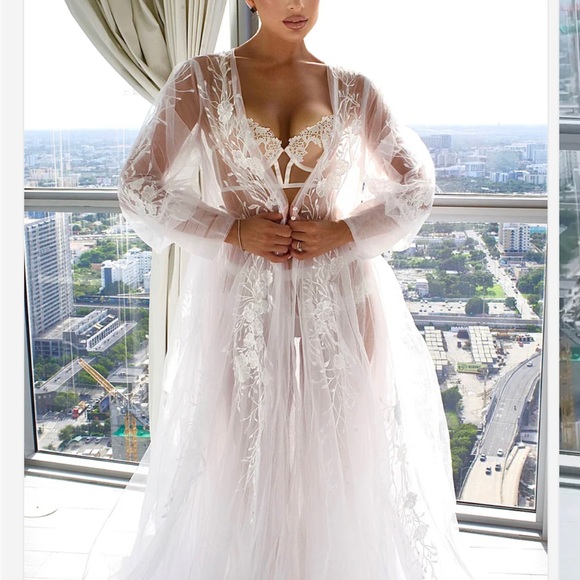Luxury Custom Bridal Robe 💍 - Picture 4 of 4